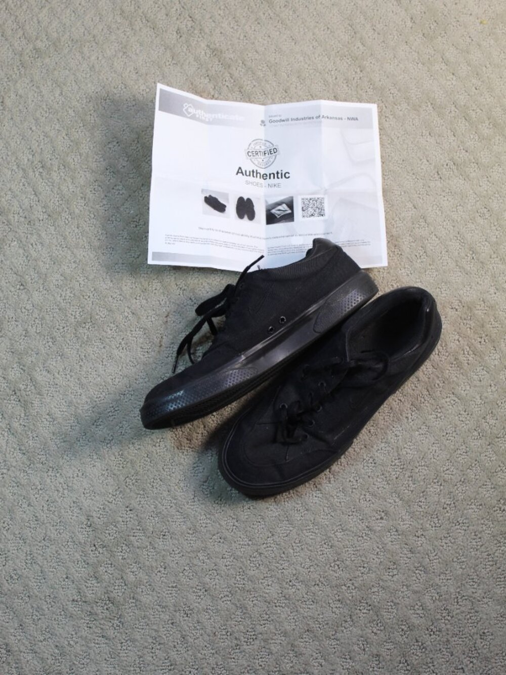Size 10.5 - Nike Retro GTS Triple Black Low Top Lace Up Athletic Shoes with COA